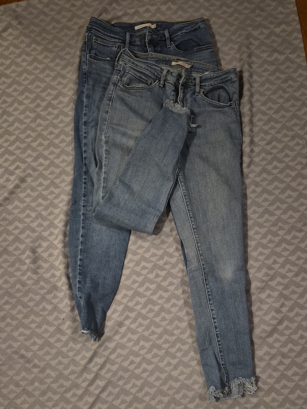 2 pack original Levis 721 high rise skinny capri for women